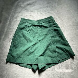 Uniqlo Forest Green Women's Skorts